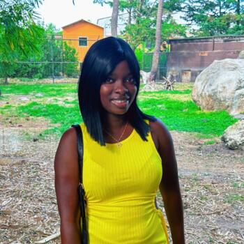 Babysitter in Bergen: Amina