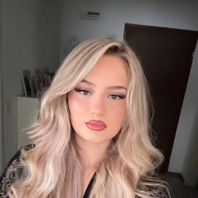 Babysitter in Uster: Angjelina