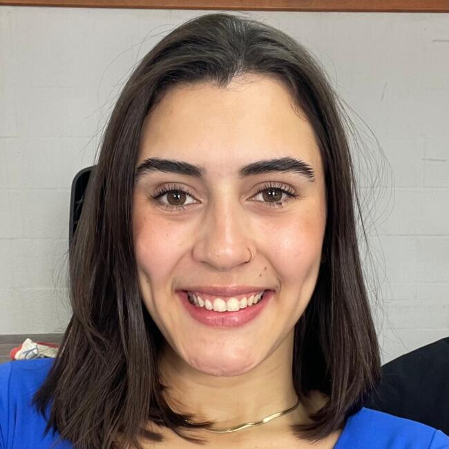 Babysitter in Canoas: Julye Ariani Furtado