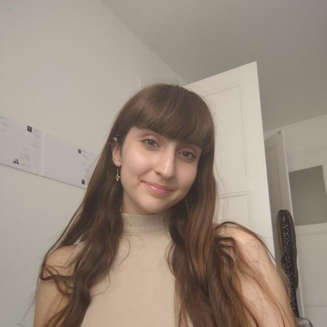 Babysitter in Poliénas: Axelle