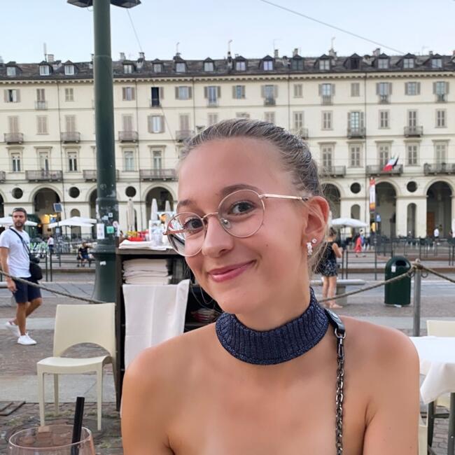 Niñera en Ginebra: Camille