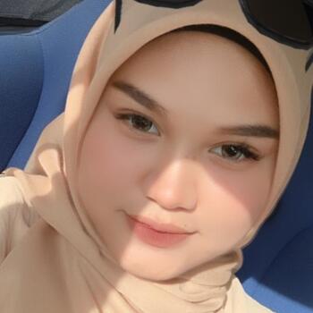 Babysitting job in Muar town: babysitting job Sue