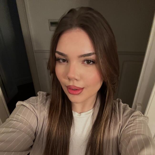 Babysitter in Naples: Giulia