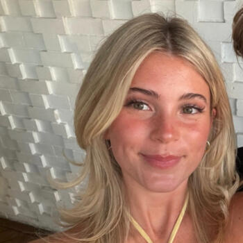 Babysitter in Gold Coast: Skyla