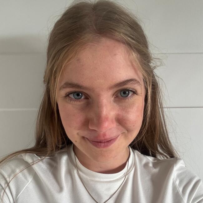 Babysitter in Bishopton: Evie