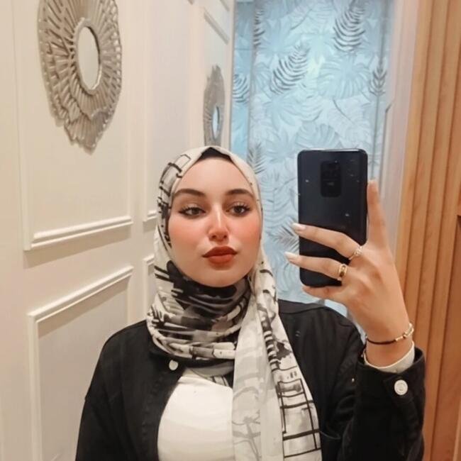 جليسة أطفال في الهراويين: Hajar