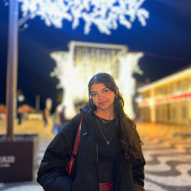 Babysitter in Cascais: Ana Luiza