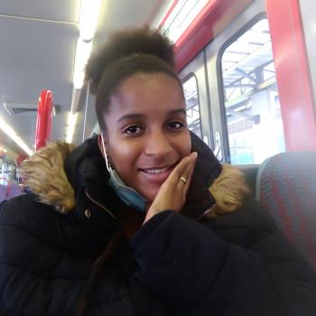 Trabalhos de babysitting em Sintra: Trabalho de babysitting Elisiane