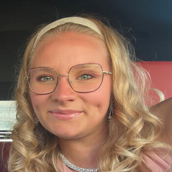 Babysitter in Nice: Chloe
