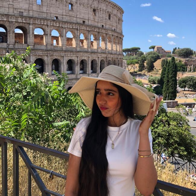 Canguro en Elche: Ikram