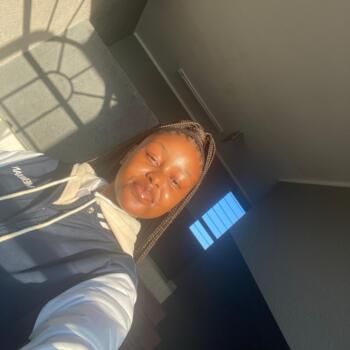 Babysitter in Rustenburg: Militia