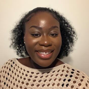 Babysitter in Noisy-le-Grand: Ninelle