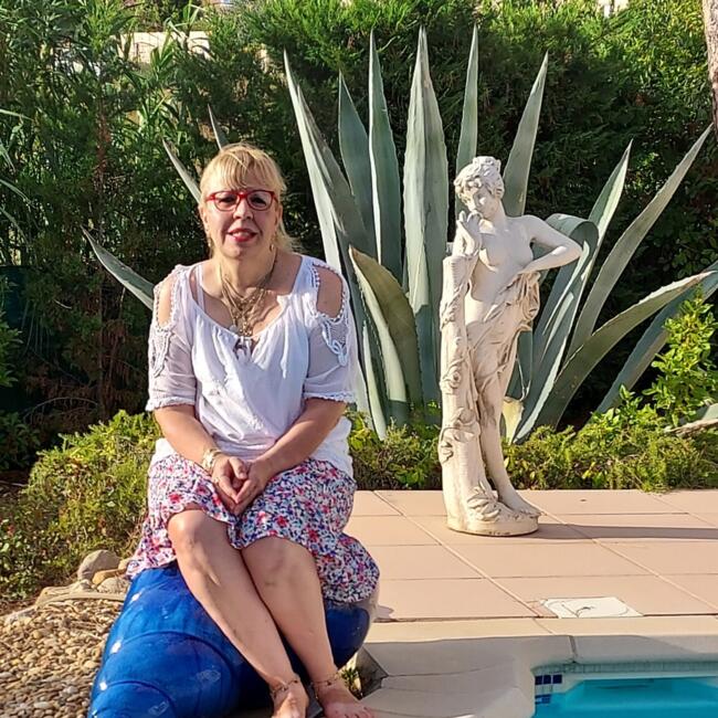 Babysitter in Nébian: Jacqueline