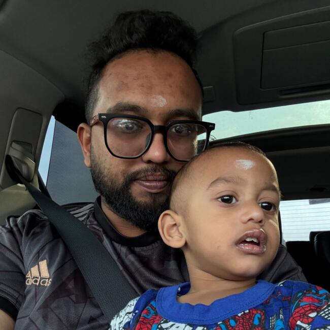Kerja pengasuh di Klang: Viknesh Kumar