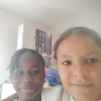 Nanny in L'Haÿ-les-Roses: Maya et Natalia