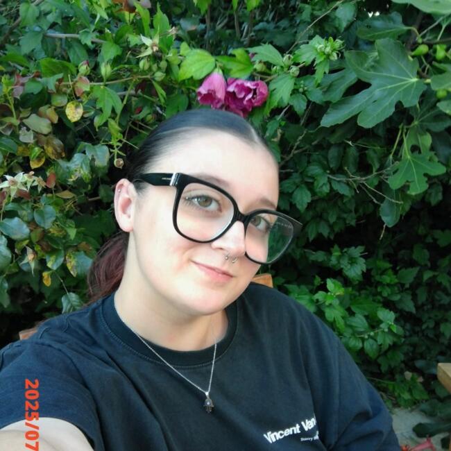 Babysitter in Nandy: Jenna