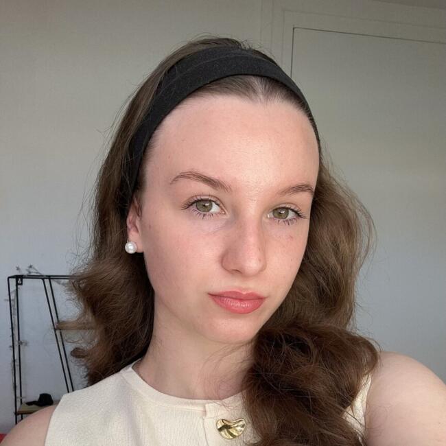 Babysitter in Épernay: Julianna