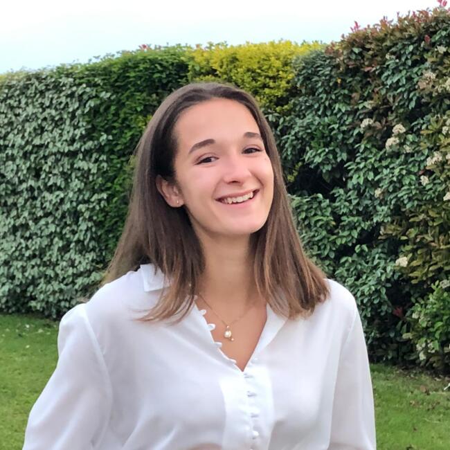 Babysitter in Grenoble: Lucina