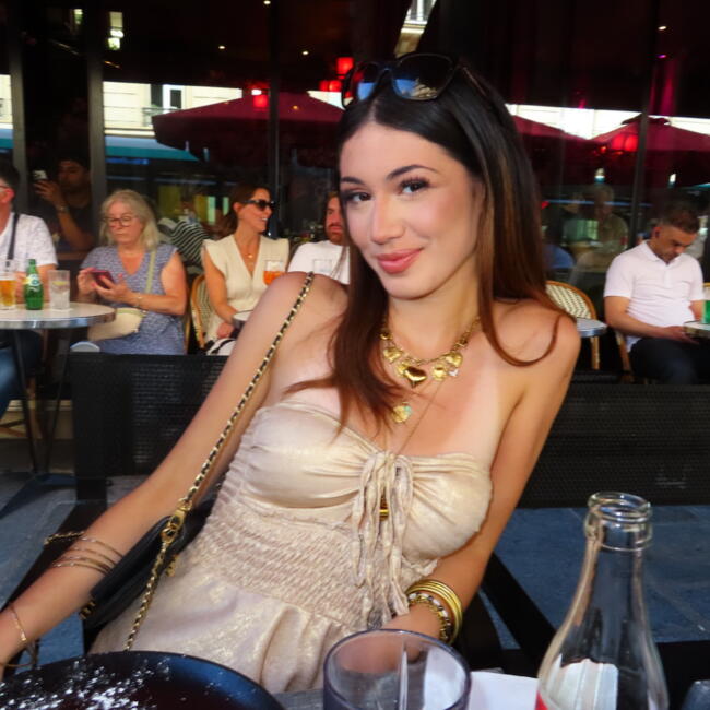 Babysitter in Rueil-Malmaison: Clementine