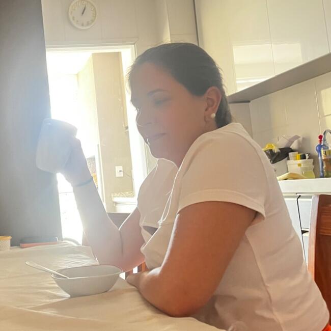 Emprego de babá em Cuiabá: Isabela
