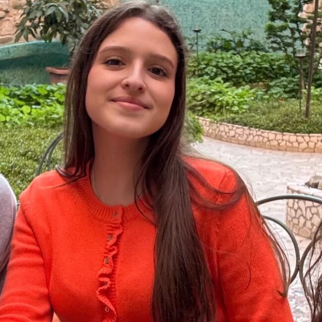 Babysitter in Lisbon: Maria