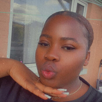 Babysitter in Namen: Pauline