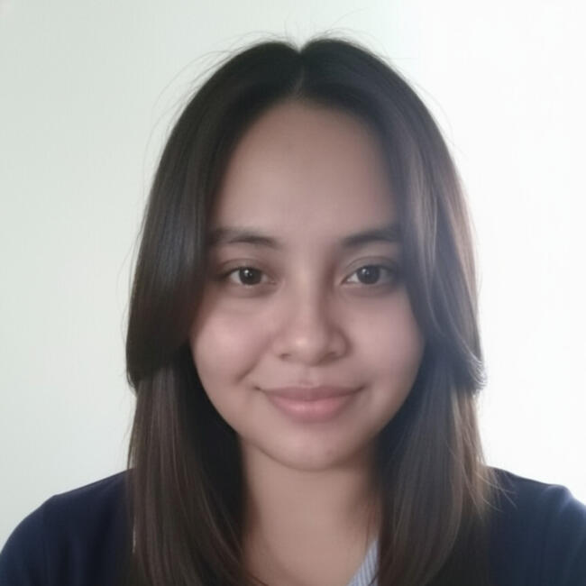 Babysitter in Panama City: Gina