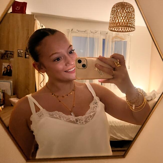 Babysitter in Le Mans: Jade