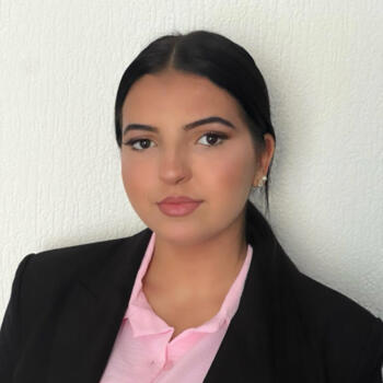 Babysitter in Pessac: Anissa