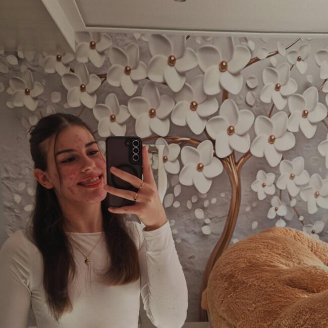 Babysitter in Ozoir-la-Ferrière: Emy