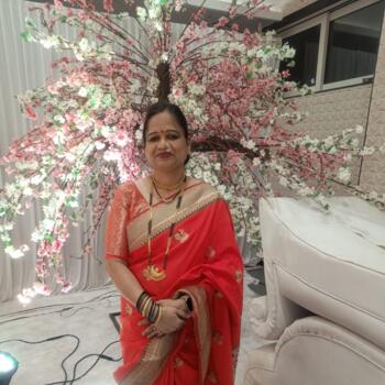 Babysitter in Mumbai: Minakshi