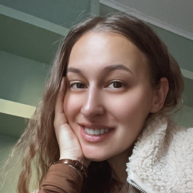 Babysitter in Kilgarvan: Нелия