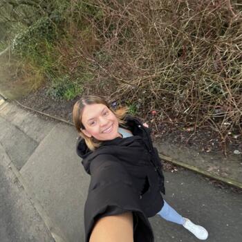 Babysitter in St Helens: Andrieli