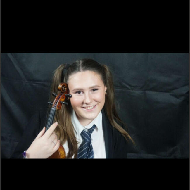 Babysitter in Newport: Josie