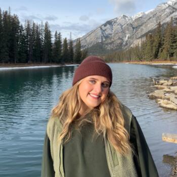 Baby-sitter in Winnipeg: Ruby