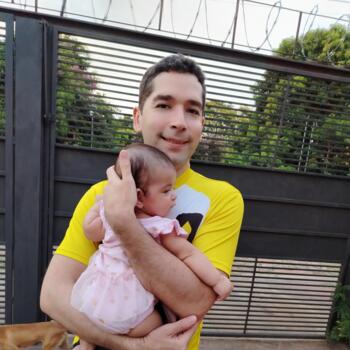 Trabajos de nanny en Villa Elisa: trabajo de niñera Fernando