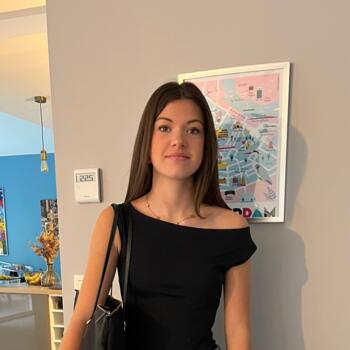 Babysitter in Monts: Alicia