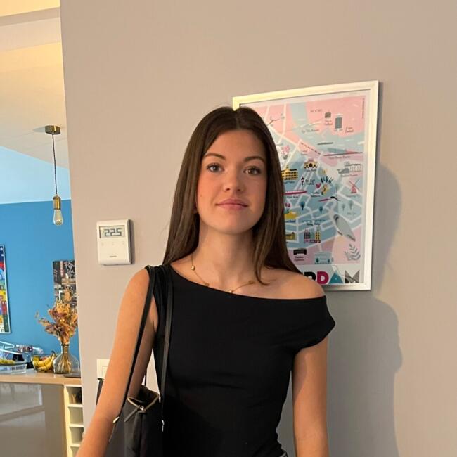 Babysitter in Monts: Alicia