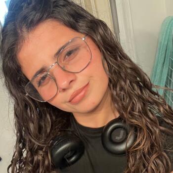 Nanny in Saint-Denis: Lina