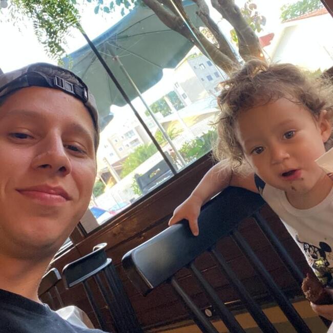 Emprego de babá em Curitiba: Eduardo