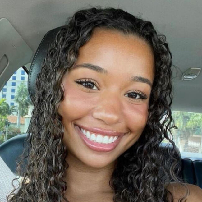 Babysitter in Mallemort: Aliya