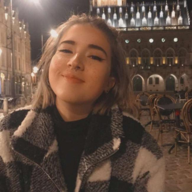 Baby-sitter in Achicourt: Lilia