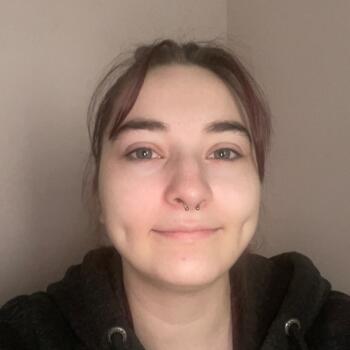 Babysitter in Forest: Julie