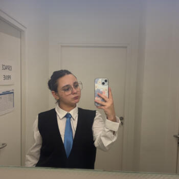 Babysitter in La Roche-sur-Yon: Lee-june