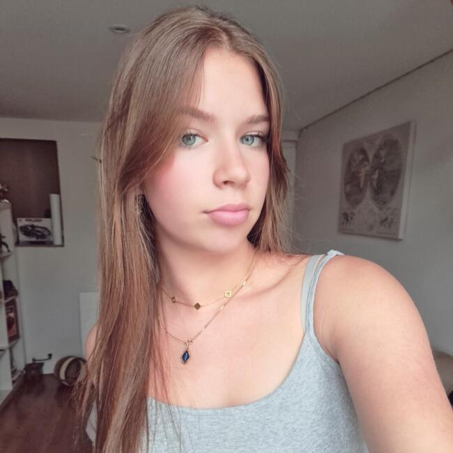 Babysitter in Limoges: Julie
