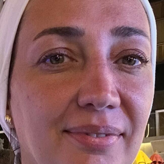 Babysitter in Newport: Amina