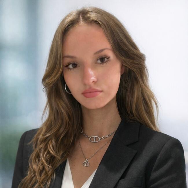 Babysitter in Singapore: Louna