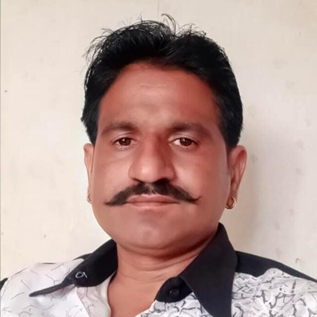 Barwāh में बेबीसिटिंग की नौकरी: Kishore