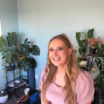 Babysitter in Christchurch: Steffi