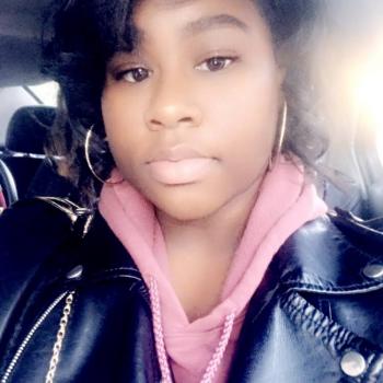Babysitter in New Philadelphia: Siani